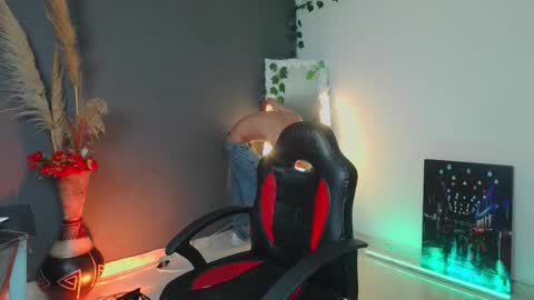 Snapshot of mattias_dantee chatting on September 24, 2025, 12:03 am mattias online show from September 24, 2025, 12:03 am