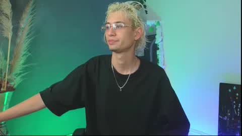 Snapshot of mattias_dantee chatting on September 27, 2025, 3:00 am mattias online show from September 27, 2025, 3:00 am