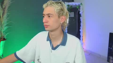 Snapshot of mattias_dantee chatting on October 4, 2025, 4:16 pm mattias online show from October 4, 2025, 4:16 pm