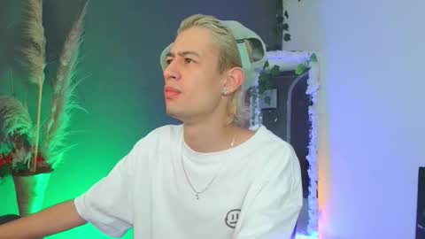 Snapshot of mattias_dantee chatting on October 6, 2025, 1:58 am mattias online show from October 6, 2025, 1:58 am