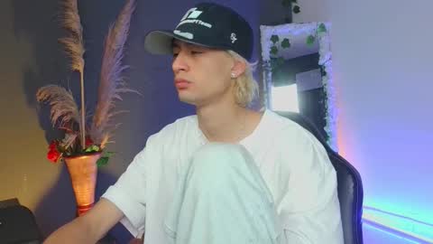 Snapshot of mattias_dantee chatting on October 9, 2025, 2:37 pm mattias online show from October 9, 2025, 2:37 pm