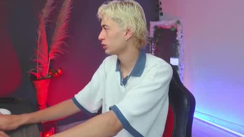 Snapshot of mattias_dantee chatting on October 11, 2025, 4:55 am mattias online show from October 11, 2025, 4:55 am