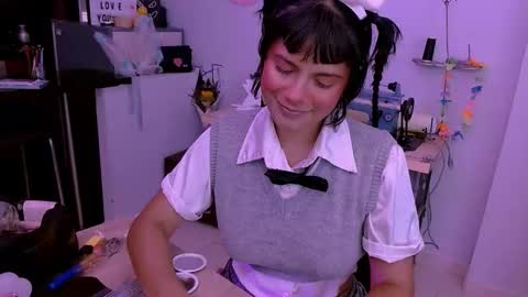 mattilda_18 online show from October 17, 2025, 9:17 pm