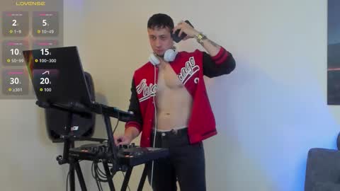 mattsaill_ online show from September 14, 2025, 2:22 am