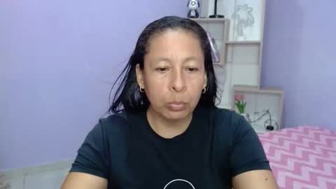 Snapshot of mature_martina_ chatting on October 24, 2025, 11:34 pm Martina online show from October 24, 2025, 11:34 pm