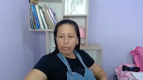 Snapshot of mature_martina_ chatting on October 28, 2025, 11:07 pm Martina online show from October 28, 2025, 11:07 pm