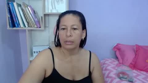Snapshot of mature_martina_ chatting on November 2, 2025, 12:18 pm Martina online show from November 2, 2025, 12:18 pm