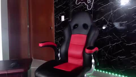 Matias online show from February 3, 2025, 1:19 pm