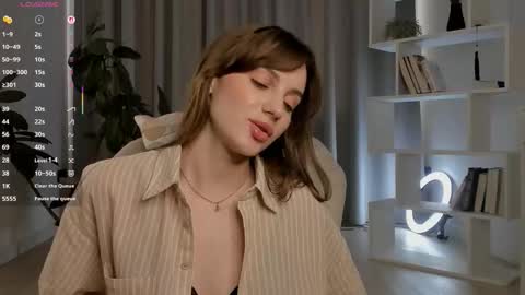 Lucy online show from September 9, 2025, 3:17 am