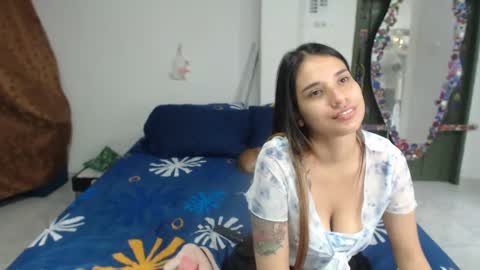 Snapshot of mauhype chatting on September 20, 2025, 4:52 pm Mau and Lauren online show from September 20, 2025, 4:52 pm