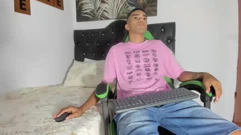 MAURICIO online show from March 1, 2026, 2:02 am