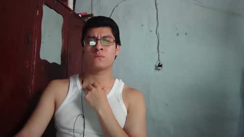 Snapshot of maurodirty chatting on December 14, 2024, 6:52 pm Mauro online show from December 14, 2024, 6:52 pm