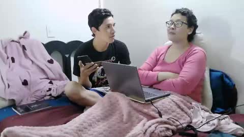 mauroluxandra online show from April 14, 2026, 9:43 pm