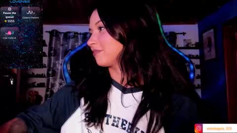 Snapshot of mavis_fuentes chatting on October 22, 2025, 1:17 am Hilary online show from October 22, 2025, 1:17 am