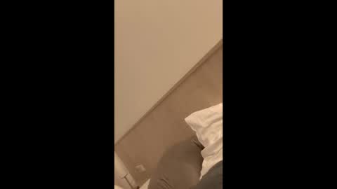 Snapshot of max01041 chatting on March 3, 2026, 8:59 pm max01041 online show from March 3, 2026, 8:59 pm