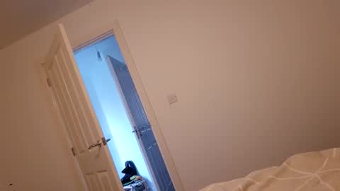 max_0737 online show from September 22, 2025, 5:26 pm