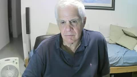 max_2017 online show from January 17, 2026, 3:33 am