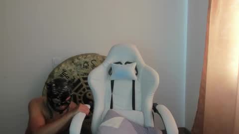 max__b online show from March 10, 2025, 6:12 pm