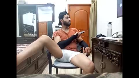 Snapshot of max_crushal chatting on May 18, 2026, 11:27 am max_crushal online show from May 18, 2026, 11:27 am