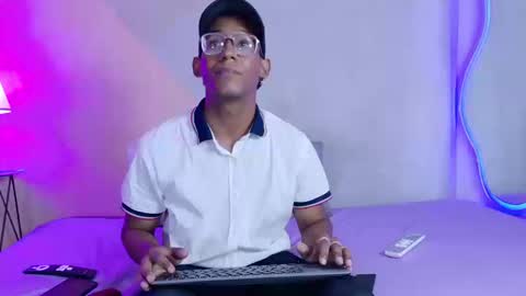 max_cumpower72 online show from September 15, 2025, 11:49 pm