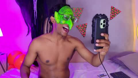 max_cumpower72 online show from October 7, 2025, 12:30 am