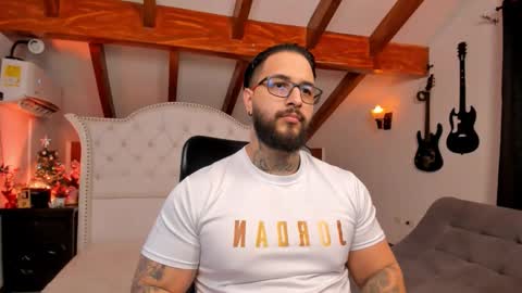 max D. online show from December 14, 2025, 11:20 pm