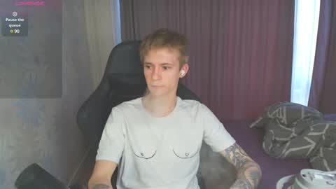 Max Gen with tats 24years  And Ethan without tats 20 years online show from January 22, 2025, 1:42 pm