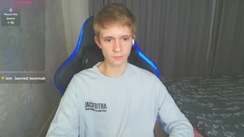 Max Gen with tats 24years  And Ethan without tats 20 years online show from January 28, 2025, 8:04 pm