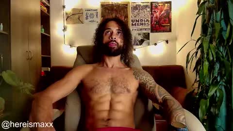 Max Follow me IGX hereismaxx online show from November 6, 2025, 8:04 am