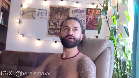 Snapshot of max_greenn chatting on November 19, 2025, 2:50 pm Max Follow me IGX hereismaxx online show from November 19, 2025, 2:50 pm