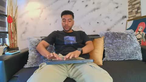 Max Hornye online show from April 11, 2026, 6:45 pm