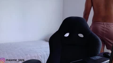 max_meyer online show from September 30, 2025, 9:42 pm