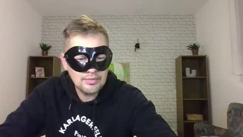 Max  Aliya online show from October 28, 2025, 8:18 am