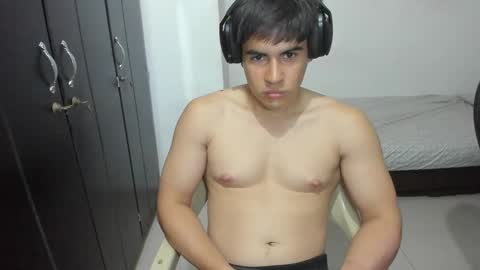 Snapshot of max_miller66 chatting on April 23, 2026, 11:18 pm Max online show from April 23, 2026, 11:18 pm