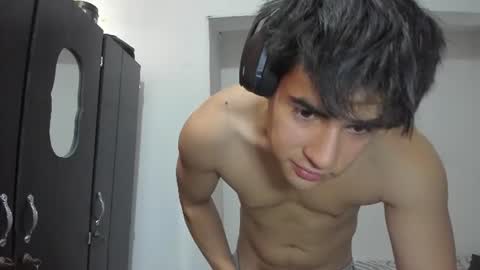 Snapshot of max_miller66 chatting on June 17, 2026, 5:58 pm Max online show from June 17, 2026, 5:58 pm