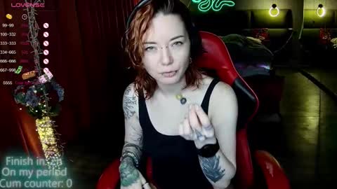 Snapshot of max_phoenix chatting on October 5, 2025, 7:23 pm Max online show from October 5, 2025, 7:23 pm