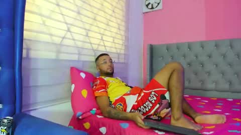 max_sexyhot26 online show from February 12, 2025, 4:33 pm