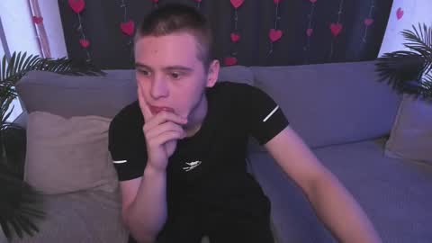 Snapshot of max_sm1th chatting on March 3, 2025, 2:26 pm Max online show from March 3, 2025, 2:26 pm