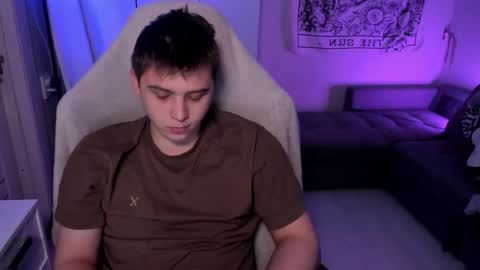 Snapshot of max_sm1th chatting on January 15, 2026, 12:10 pm Max online show from January 15, 2026, 12:10 pm