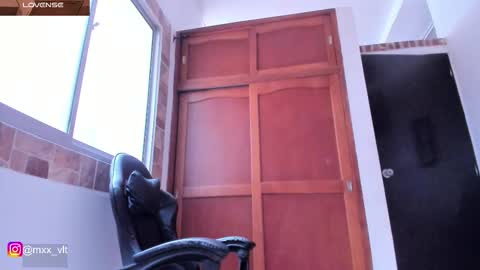 max_valiant1 online show from November 27, 2025, 5:26 pm