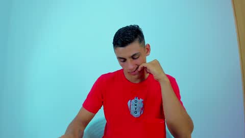 Snapshot of max_wild01 chatting on June 12, 2026, 5:17 am MAX online show from June 12, 2026, 5:17 am