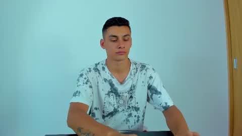 Snapshot of max_wild01 chatting on June 24, 2026, 4:39 pm MAX online show from June 24, 2026, 4:39 pm