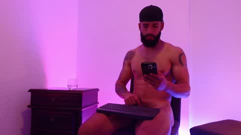 Snapshot of max_xl_ chatting on January 28, 2025, 6:39 pm max_xl_ online show from January 28, 2025, 6:39 pm