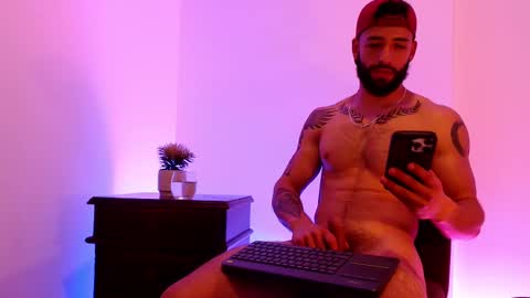 Snapshot of max_xl_ chatting on February 20, 2025, 11:43 pm max_xl_ online show from February 20, 2025, 11:43 pm