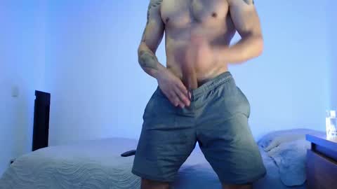 Snapshot of max_xl_ chatting on October 8, 2025, 2:58 pm max_xl_ online show from October 8, 2025, 2:58 pm