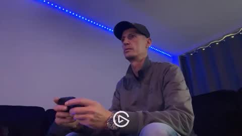 Max online show from November 1, 2025, 11:01 am