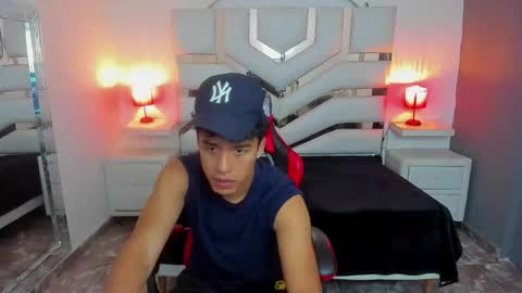 Max online show from November 5, 2025, 7:58 pm