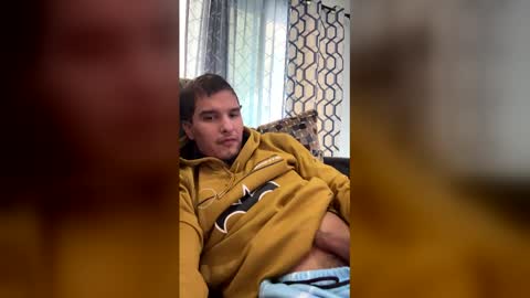 Snapshot of maxfreaky407284 chatting on April 12, 2026, 10:37 pm perezcouple online show from April 12, 2026, 10:37 pm