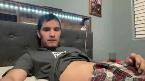 Snapshot of maxfreaky407284 chatting on April 14, 2026, 4:29 am perezcouple online show from April 14, 2026, 4:29 am