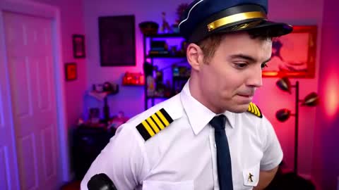 Snapshot of maxhughes chatting on October 28, 2025, 2:26 am Max Hughes online show from October 28, 2025, 2:26 am